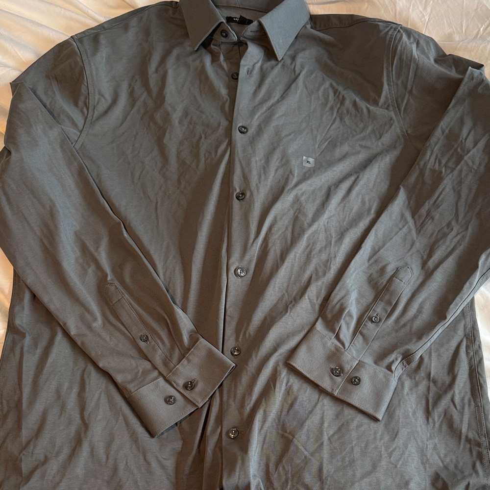 Express Men's Gray Long-Sleeve Button-Up Shirt - Classic Collared Dress Shirt